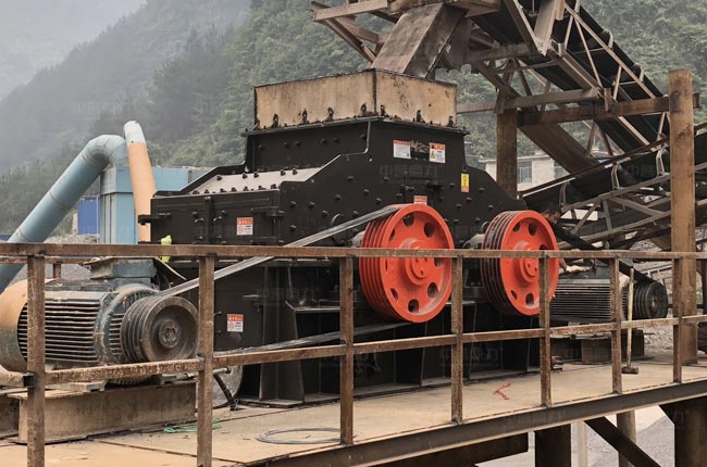 雙轉(zhuǎn)子制砂機使用現(xiàn)場 雙轉(zhuǎn)子制砂機使用現(xiàn)場