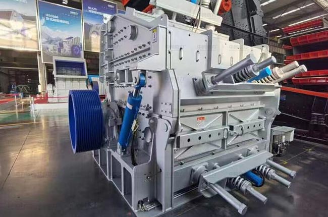 DLHCS1523反擊式破碎機(jī)