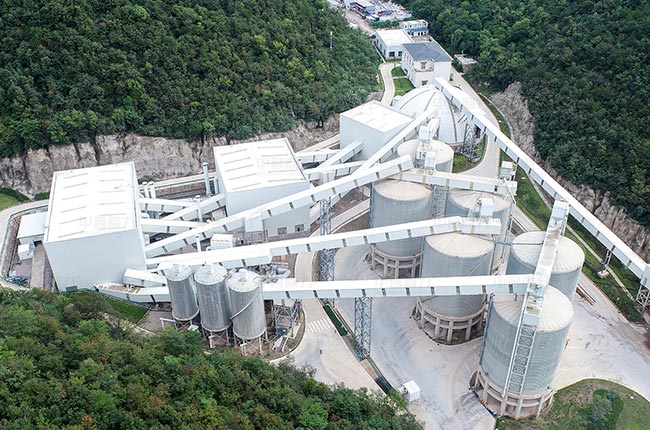 湖北宜昌年產300萬噸灰?guī)r骨料生產線