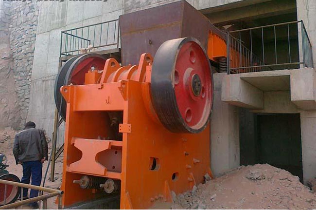 顎式破碎機(jī)設(shè)備 顎式破碎機(jī)設(shè)備