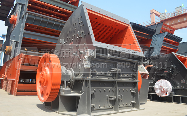 重型錘式破碎機(jī) 重型錘式破碎機(jī)