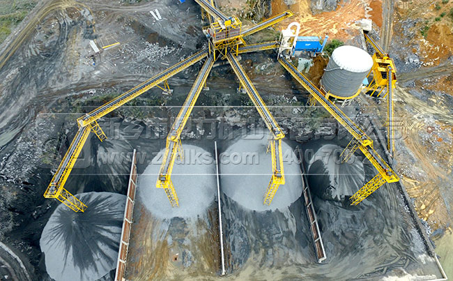 制砂生產(chǎn)線(xiàn)現(xiàn)場(chǎng) 制砂生產(chǎn)線(xiàn)現(xiàn)場(chǎng)