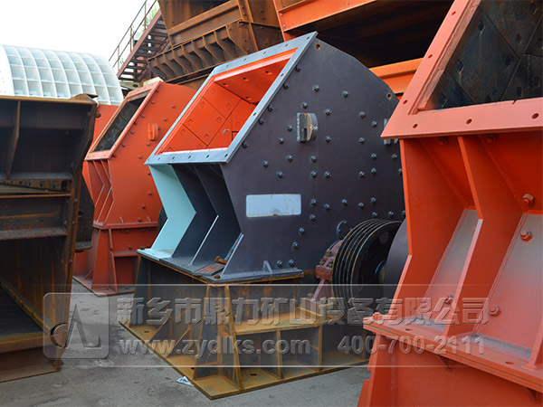 錘式破碎機(jī) 錘式破碎機(jī)