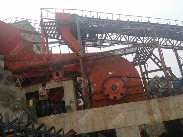 打石機(jī) 打石機(jī)