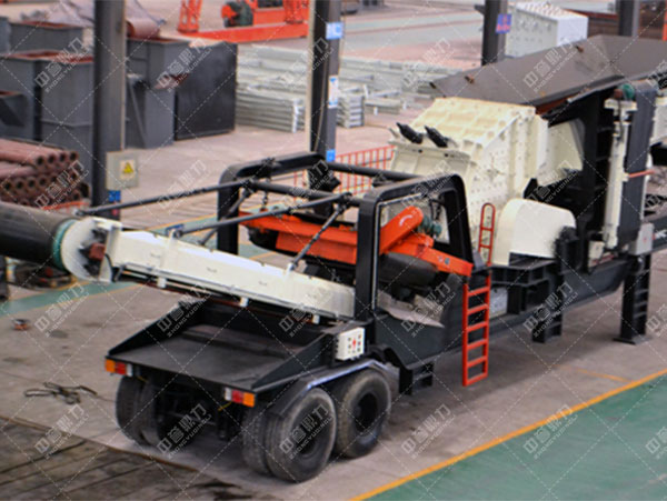 移動(dòng)式破碎機(jī) 移動(dòng)式破碎機(jī)