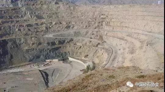 大型露天礦開采設(shè)計(jì)