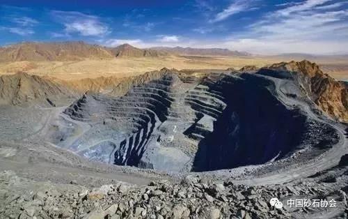 大型露天礦開采設(shè)計(jì)