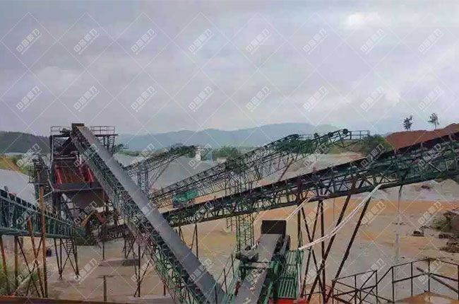 江西萍鄉(xiāng)時(shí)產(chǎn)800-1000噸石料生產(chǎn)線現(xiàn)場(chǎng)案例展示3