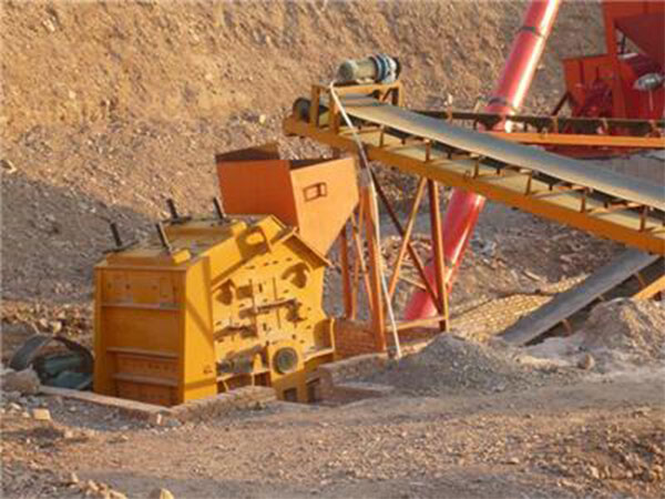 每小時(shí)產(chǎn)1000t錘式反擊破碎機(jī)