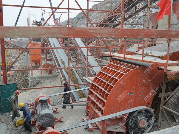 時(shí)產(chǎn)300噸的碎石機(jī)設(shè)備