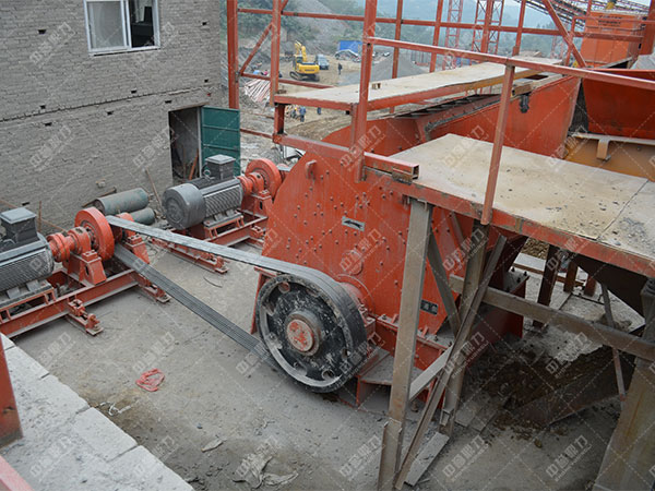 時(shí)產(chǎn)300噸的碎石機(jī)設(shè)備