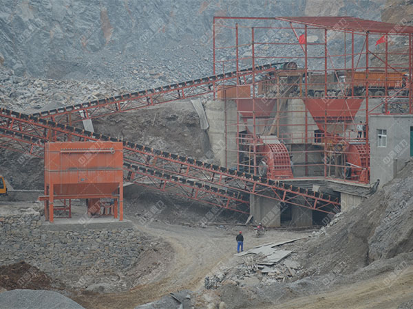 河南滎陽(yáng)日產(chǎn)萬(wàn)噸采石廠(chǎng)