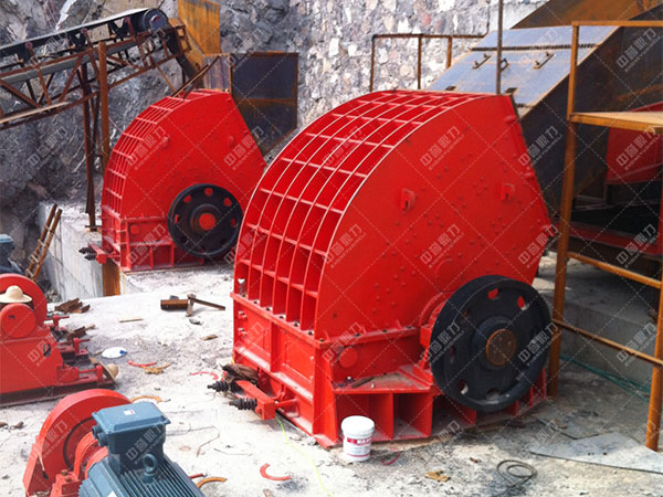 錘式細(xì)碎破碎機(jī)