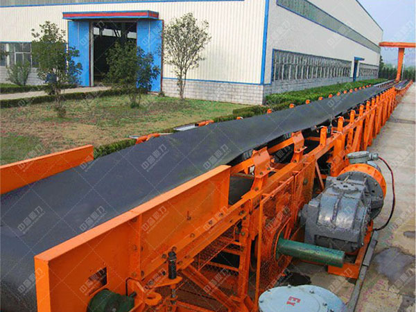 皮帶輸送機(jī)