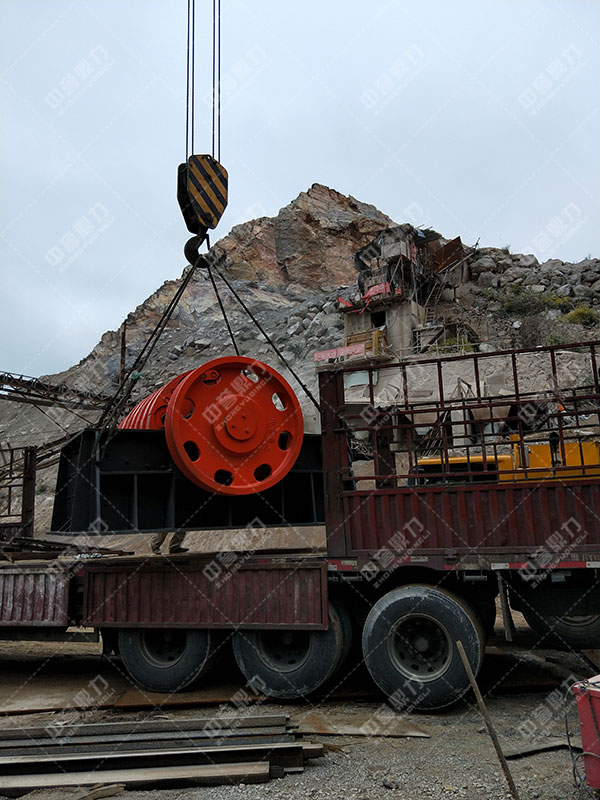 礦石碎石機(jī)安裝