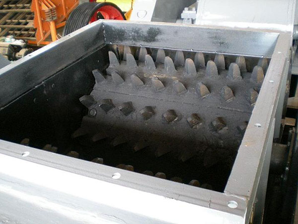 對(duì)輥式破碎機(jī)齒輪注意事項(xiàng)