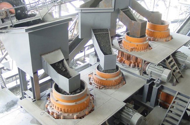 多缸液壓圓錐機(jī) 多缸液壓圓錐機(jī)