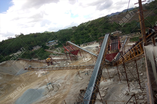 云南玉磨鐵路普洱段時(shí)產(chǎn)400噸砂石骨料生產(chǎn)線